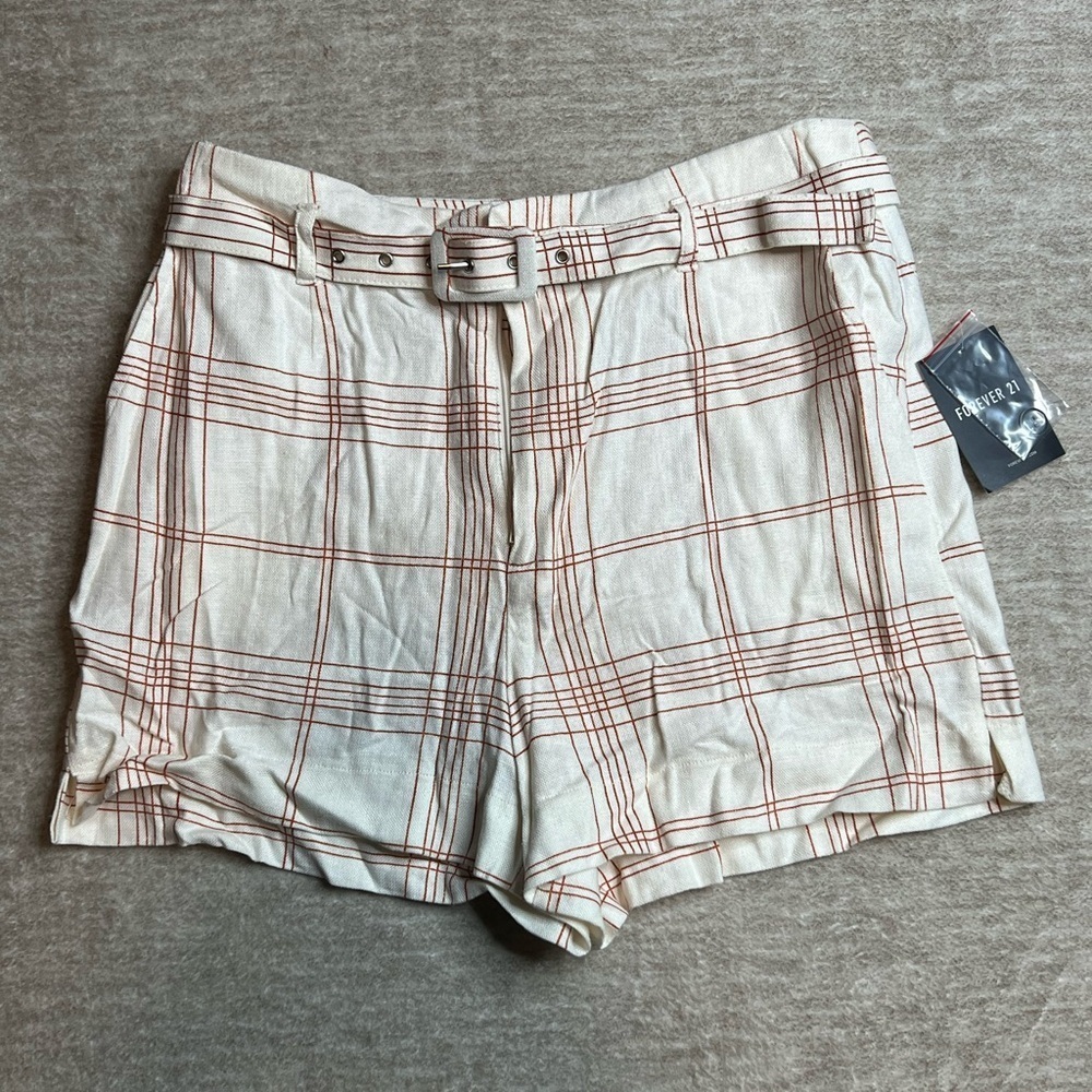 NWT Linen shorts white Red plaid pockets belt Women’s Size Medium Forever 21 - Picture 2 of 8